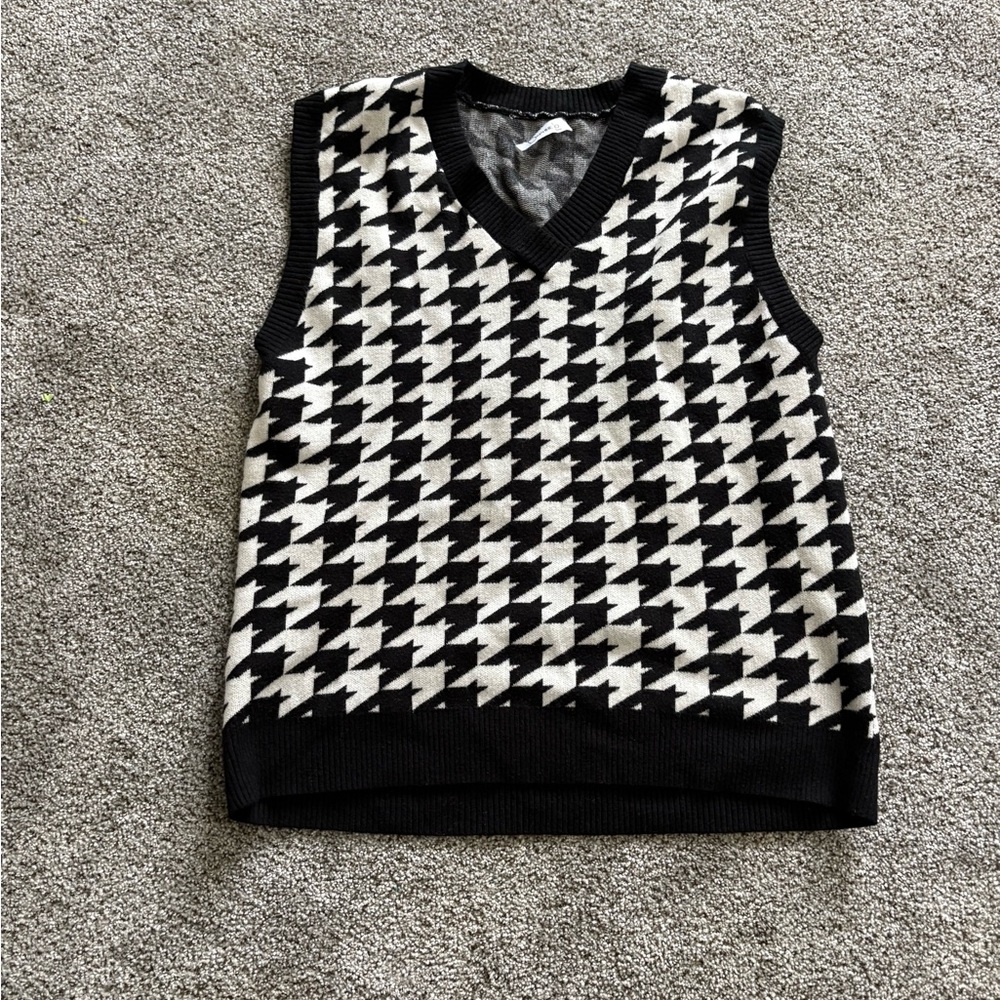 Black and White Houndstooth V-Neck Sweater Vest